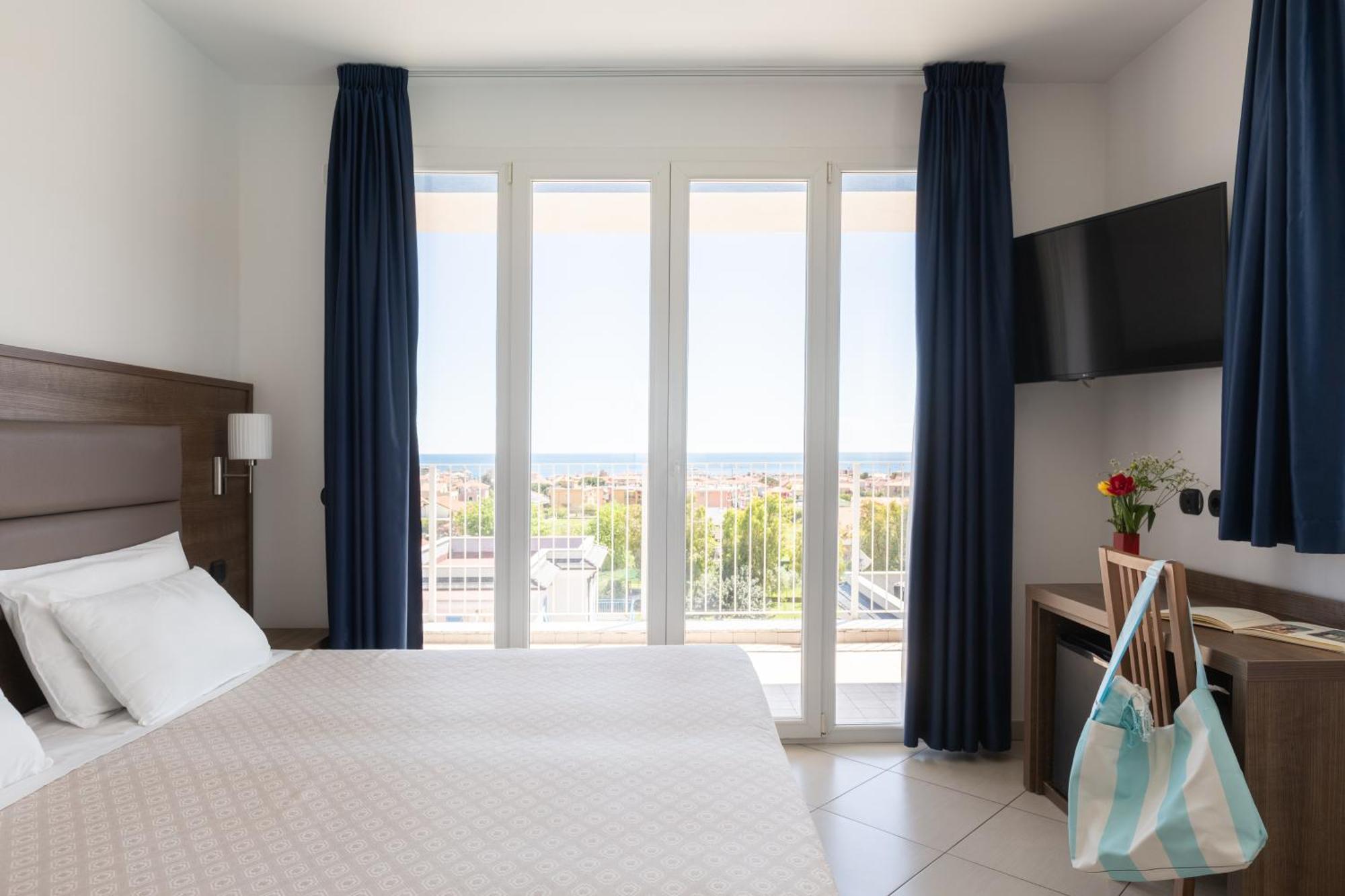 Ai Pozzi Village Resort & Spa Лоано Екстериор снимка