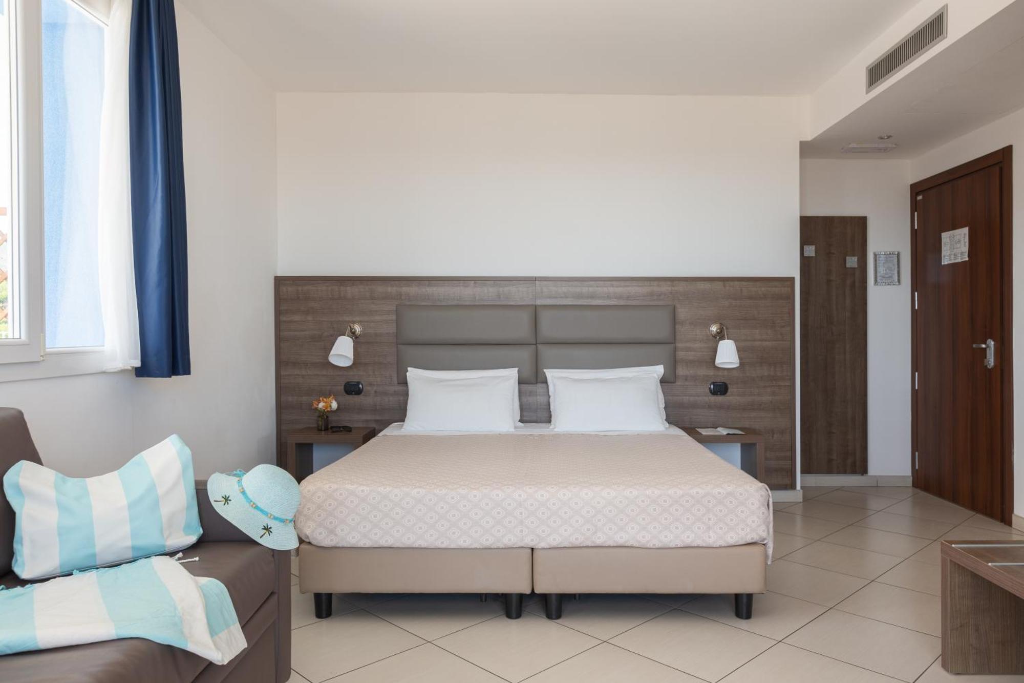 Ai Pozzi Village Resort & Spa Лоано Екстериор снимка