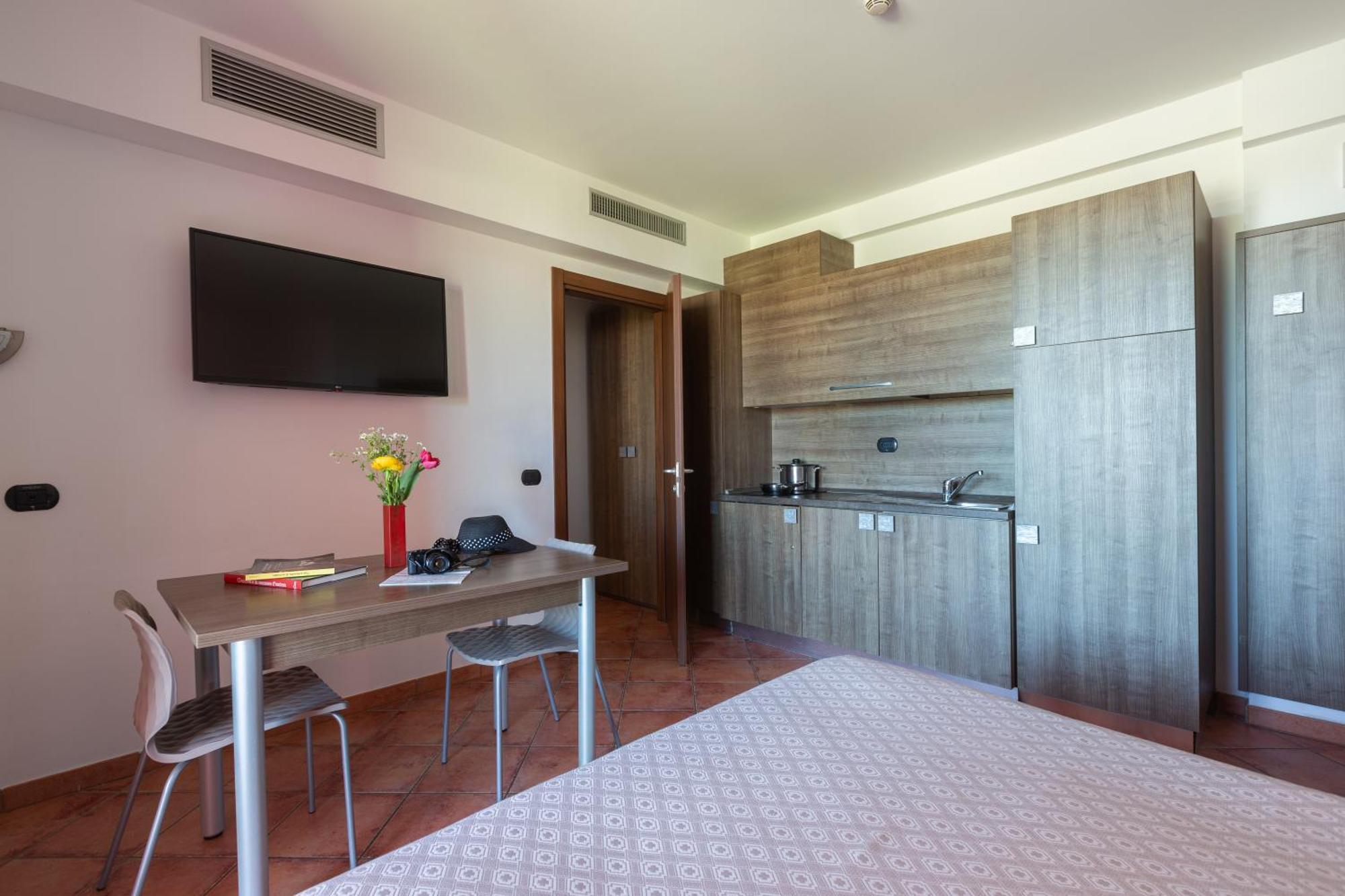 Ai Pozzi Village Resort & Spa Лоано Екстериор снимка